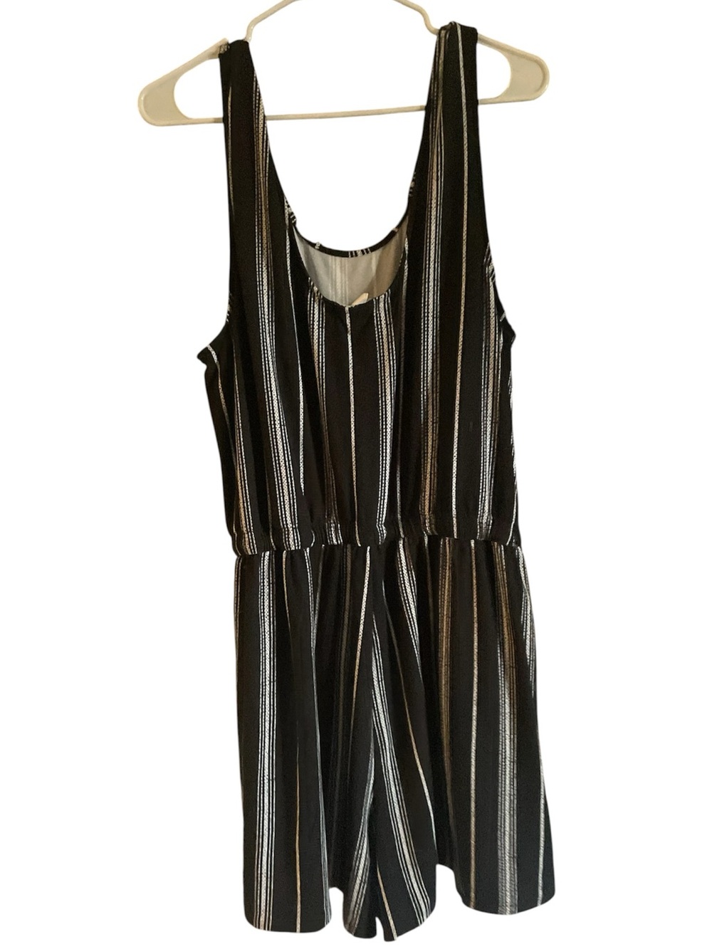Derek Heart Romper - Picture 2 of 2